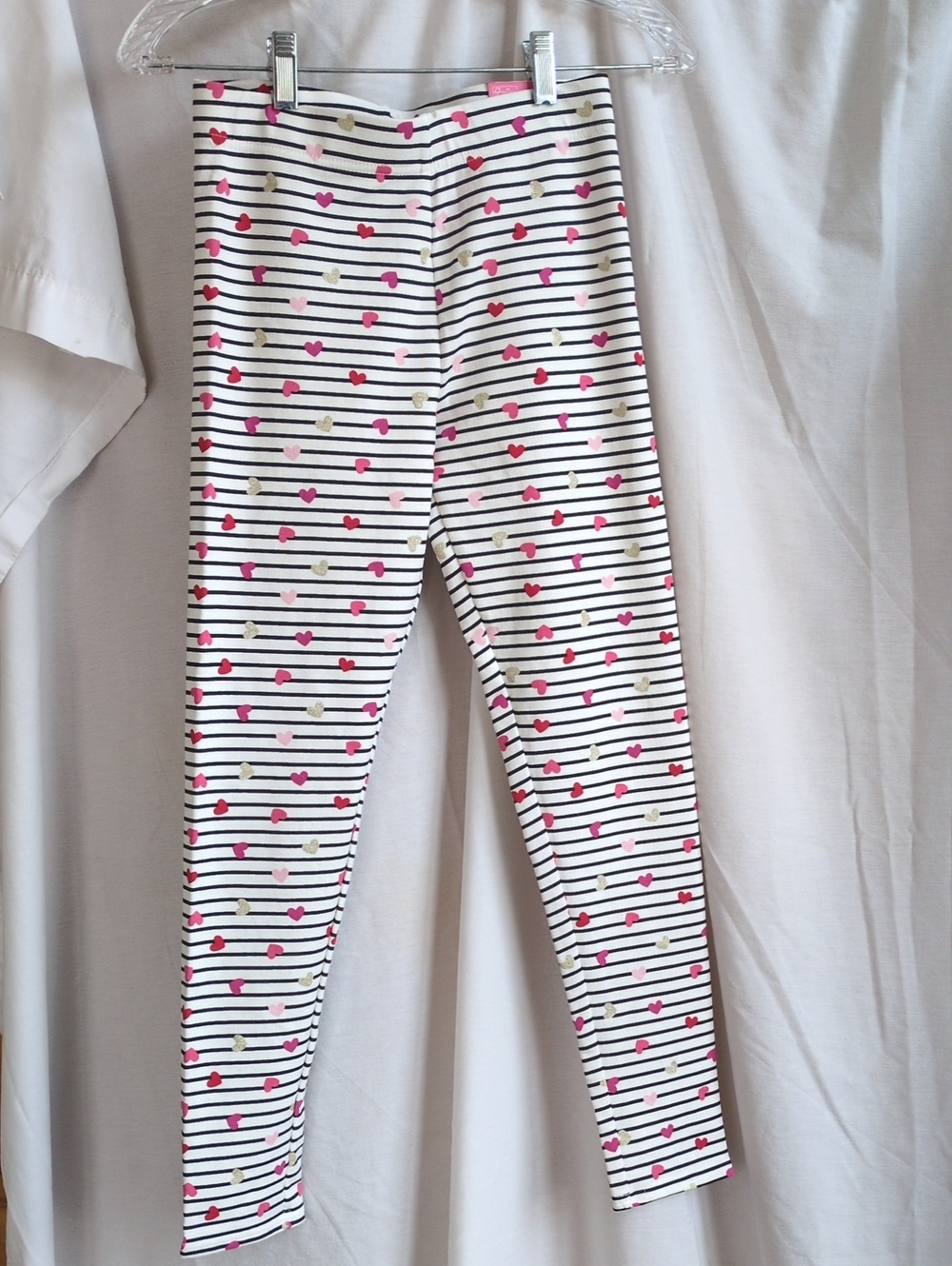 Isaac Mizrahi White Striped Leggings with Pink & Red Hearts